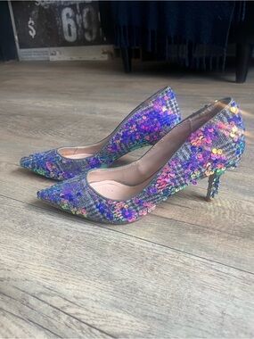 Charles by Charles David Iridescent Purple Sequin Pointed-Toe Mid Heels